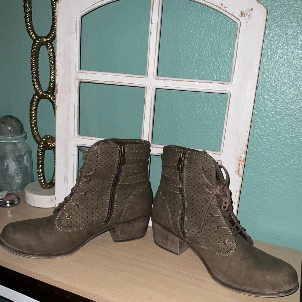 Xappeal Ginger Lace-Up Ankle Boots – Size 10M - Picture 4 of 5